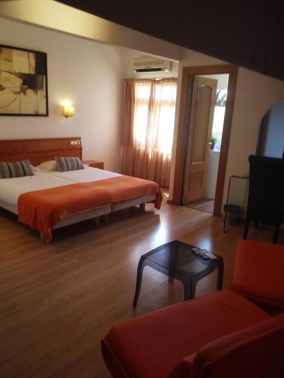 Hotel Porta D'Alella Eksteriør bilde