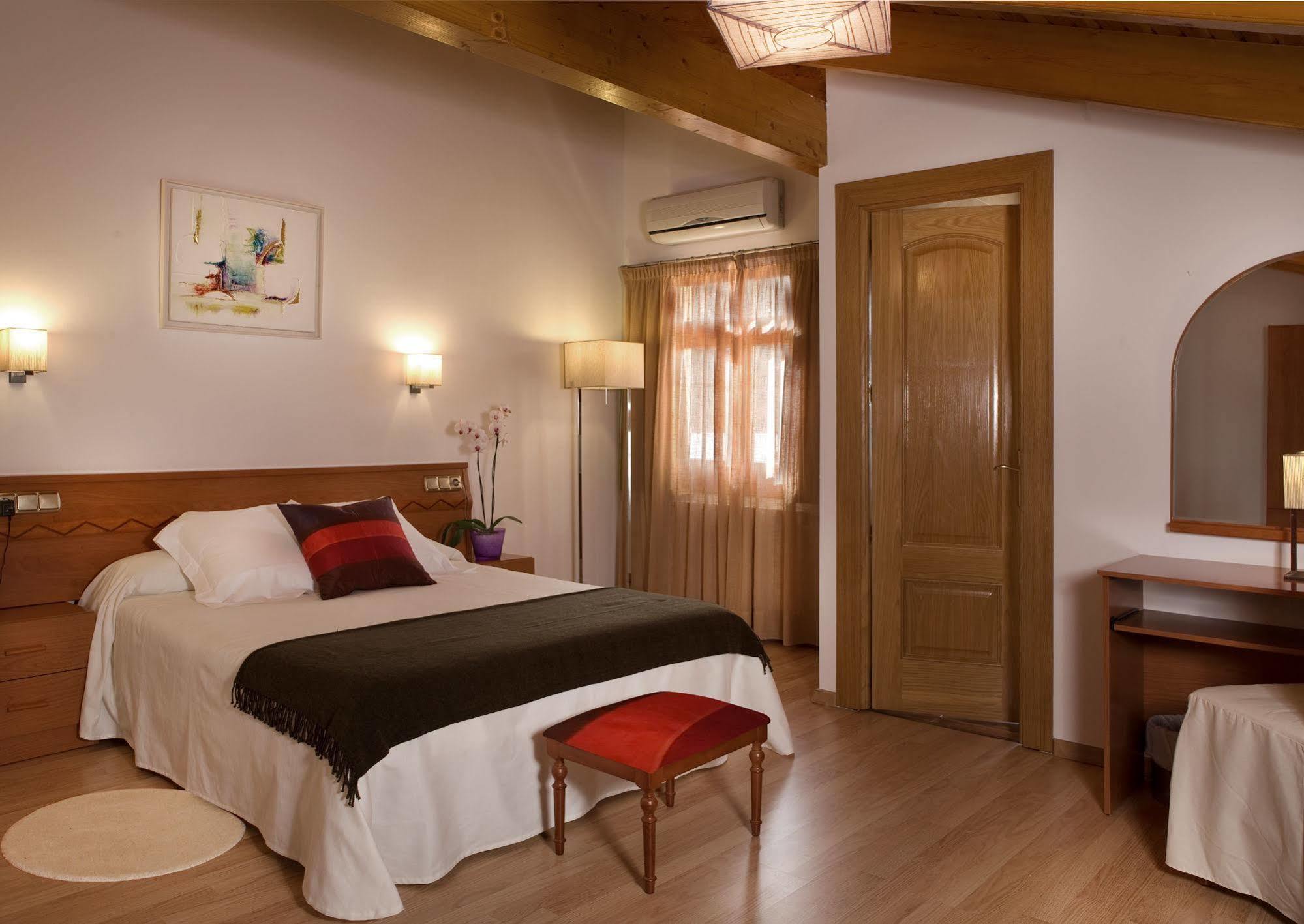 Hotel Porta D'Alella Eksteriør bilde